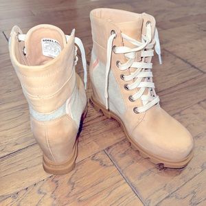 SOREL Joan of Arctic Wedge III Lexie Boot Natural/ pink SZ 7.5